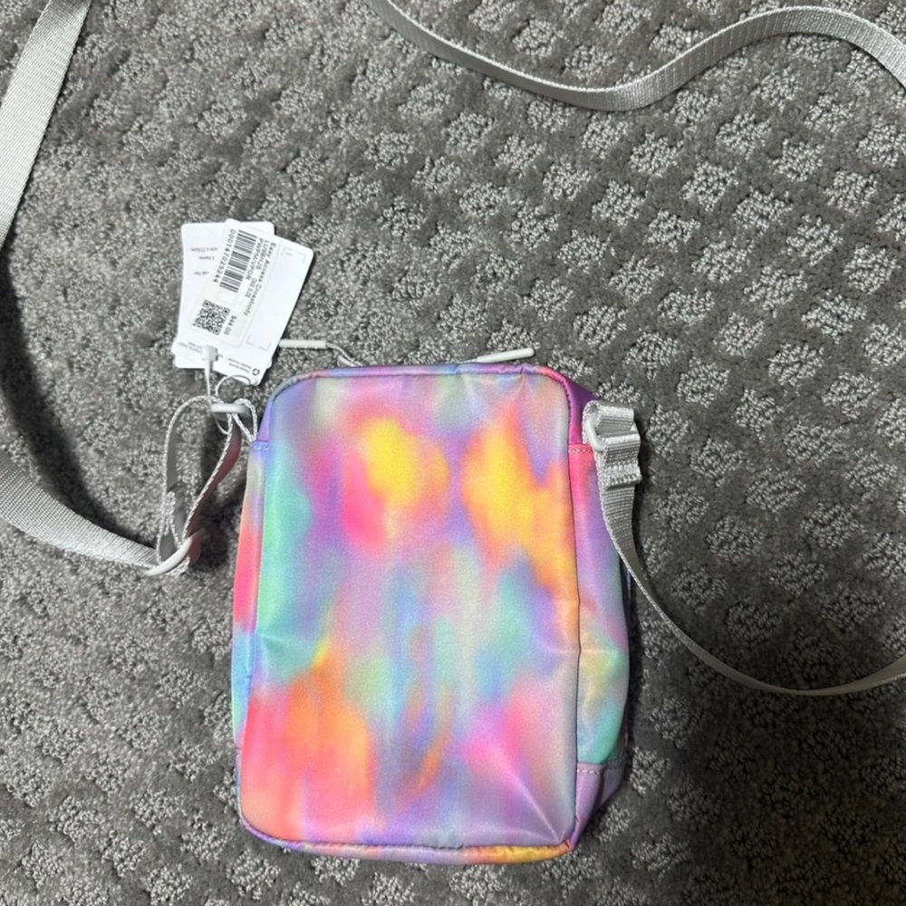 **NEW WITH TAGS** Lululemon Athletica Easy Access Crossbody - Picture 3 of 9